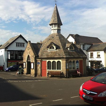 The Three Crowns Hotel Chagford Bagian luar foto The Market Cross