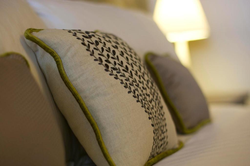 The Three Crowns Hotel Chagford Bagian luar foto A throw pillow