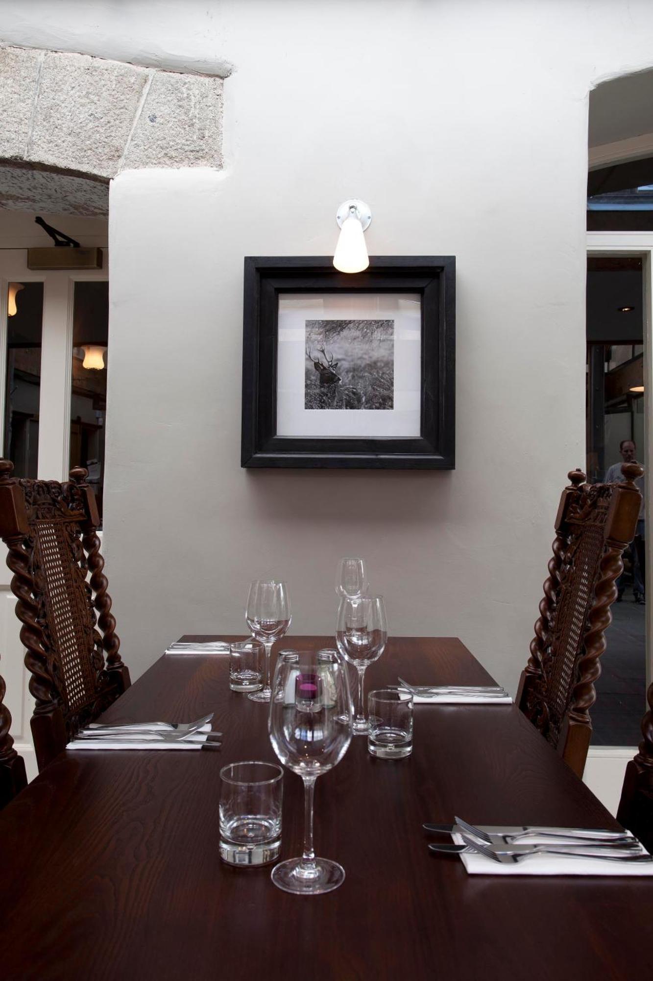 The Three Crowns Hotel Chagford Bagian luar foto Interior of the restaurant
