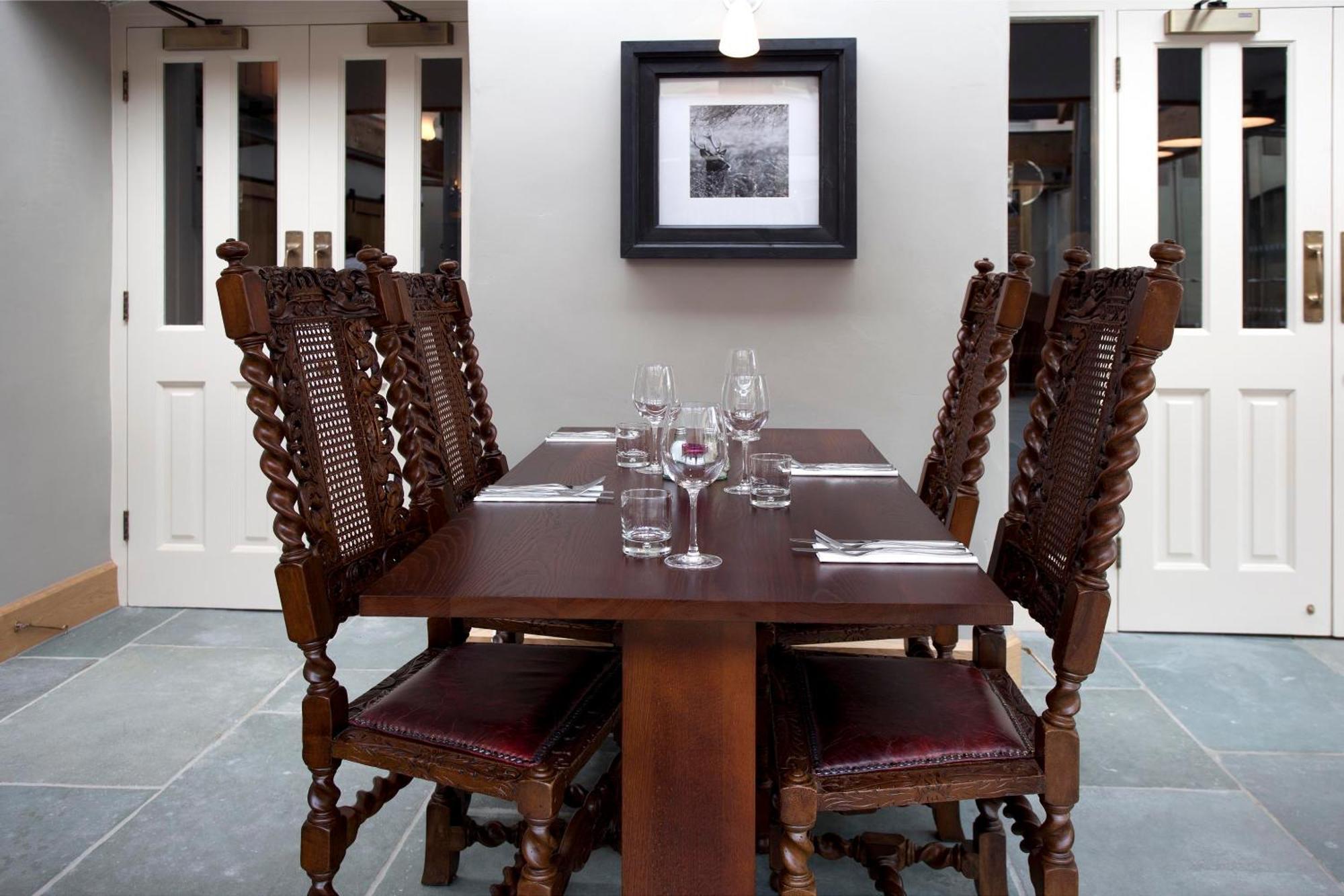 The Three Crowns Hotel Chagford Bagian luar foto The restaurant at The Old Ship