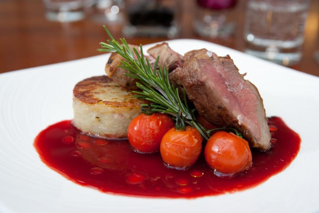 The Three Crowns Hotel Chagford Bagian luar foto A plate of food